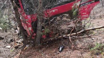 Burdur’da bir vinç, sürücüsünün kontrolünü kaybetmesi sonucu yoldan çıkarak ormanlık