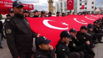 Yozgat’ta 19 Mayıs coşkusu, Valilik tarafından düzenlenen “Bayrak Yürüyüşü” ile
