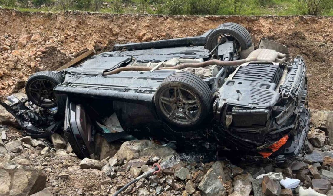 Yozgat’ın Akdağmadeni ilçesinde meydana gelen bir kazada otomobil takla attı