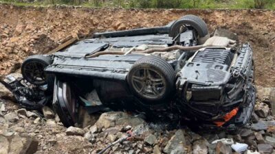 Yozgat’ın Akdağmadeni ilçesinde meydana gelen bir kazada otomobil takla attı
