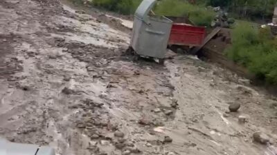 Yozgat’ta yaşanan şiddetli yağışlar sonucu meydana gelen sel ve su