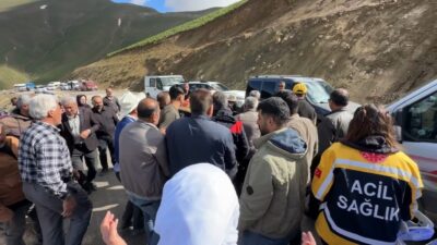 Hakkari’nin Yüksekova ilçesinde yaşanan kazada, pancar toplamak için yola çıkan