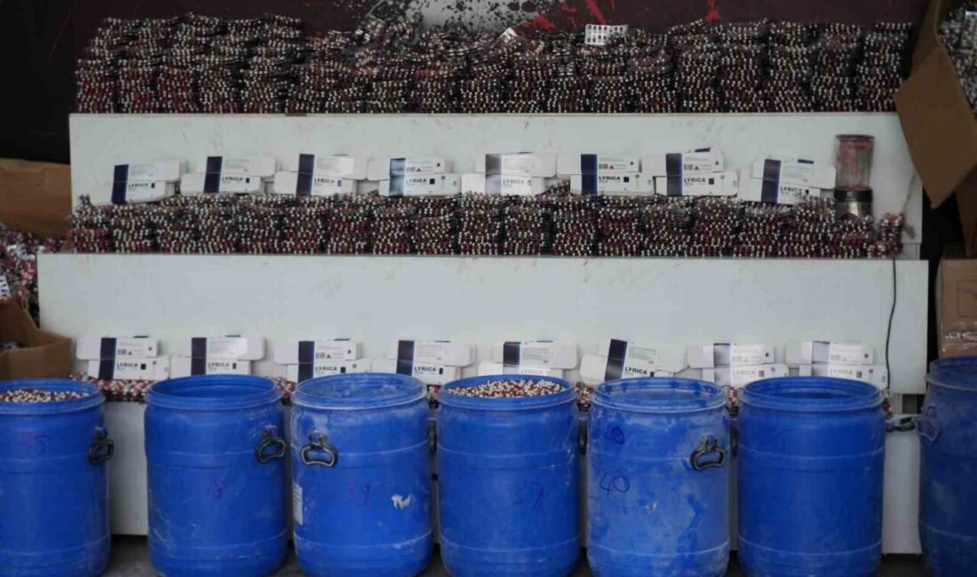 Kocaeli’de düzenlenen bir uyuşturucu operasyonunda 3 milyon hap üretilebilecek ham
