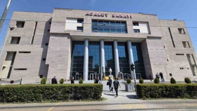 Mihalgazi Belediye Başkanı Zeynep Akgün Güneş’e hakaret suçlamasıyla yargılanan Mehmet
