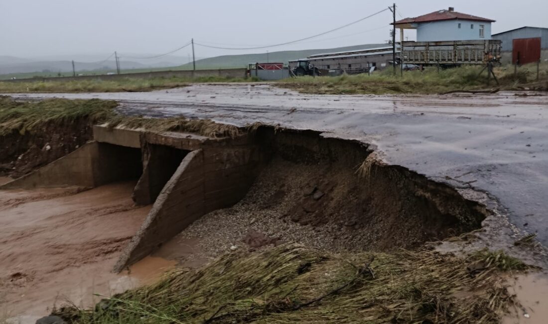 Çiçekdağı ve Yozgat’ın Yerköy ilçelerinde etkili olan şiddetli sağanak yağış,