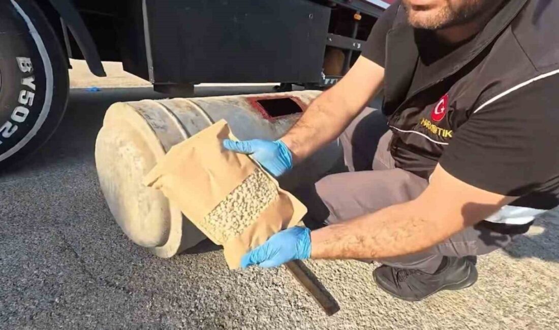 İçişleri Bakanlığı, ülkenin 76 ilinde gerçekleştirilen operasyonlarda polis ekiplerinin uyuşturucu