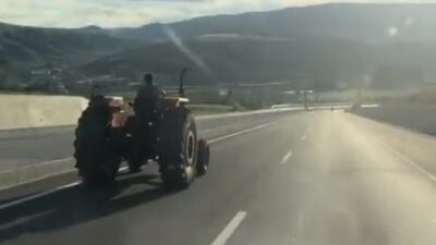 Çankırı’da bir traktör sürücüsü, hız sınırını aşarak 80 kilometre hızla