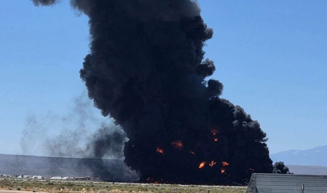 Edwards Hava Üssü’nden havalanan ve kısa süre sonra düşen B-52