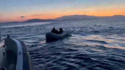 Çeşme açıklarında Sahil Güvenlik ekipleri tarafından gerçekleştirilen iki ayrı operasyonda,
