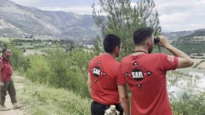 Karaisalı ilçesinde bulunan Eğlence Çayı’nda kaybolan Ömer Alptekin’i bulma çalışmaları
