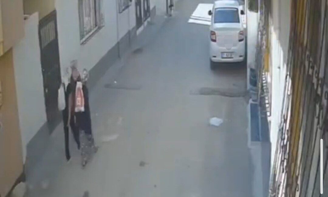 Adana’nın Seyhan ilçesine bağlı Gülbahçesi Mahallesi’nde gerçekleşen olayda, henüz kimlikleri