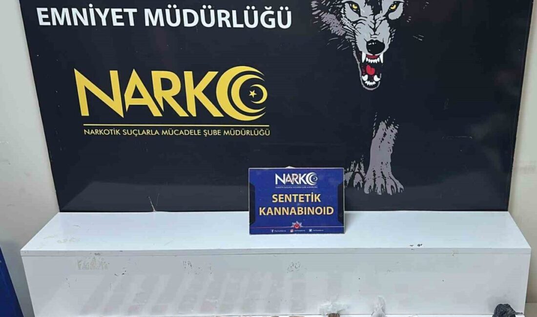 Adana’da polisin uyuşturucu ticaretine yönelik düzenlediği operasyonda yakalanan 4 şüpheli