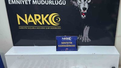 Adana’da polisin uyuşturucu ticaretine yönelik düzenlediği operasyonda yakalanan 4 şüpheli