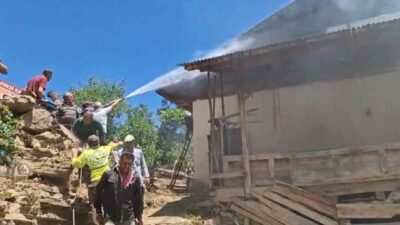 Feke ilçesinde bir ev yangını yaşandı ve ev kullanılamaz hale