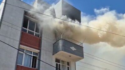 Adıyaman ilinde bir binanın üçüncü katında meydana gelen yangında dumandan
