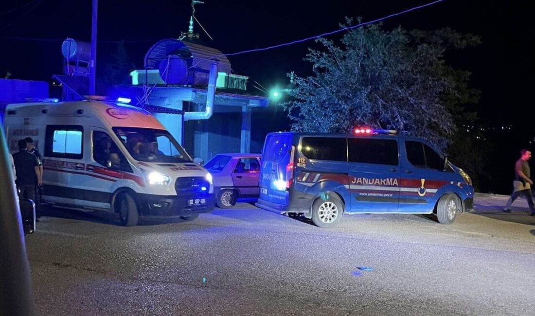 Adıyaman’da bulunan İndere köyünde, Seyid Şeyh Abdurrahhman Erzincani Türbesi’nde iki