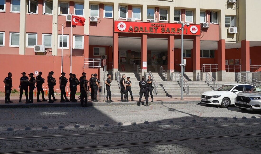Kocaeli’nin İzmit ilçesinde, eşine cinsel istismarda bulunduğu iddiasıyla kavga eden