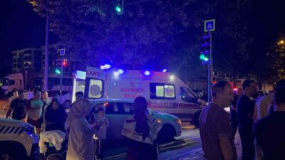 Bursa’da aileler arasındaki anlaşmazlık büyüyerek kavgaya dönüştü. Kesici aletlerin kullanıldığı