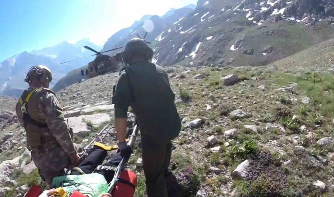 Niğde’nin Çamardı ilçesinde bulunan Aladağlar’da tırmanış yaparken ayağını kıran Suriye