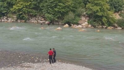 Manavgat ilçesinde serinlemek amacıyla Alara Çayı’na giren ve akıntıya kapılarak