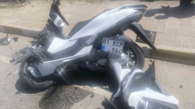 Alanya ilçesinde, bir minibüs ile motosikletin çarpışması sonucu 2 kişi