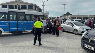 Alaplı ilçesinde meydana gelen trafik kazasında bir minibüs ile bir