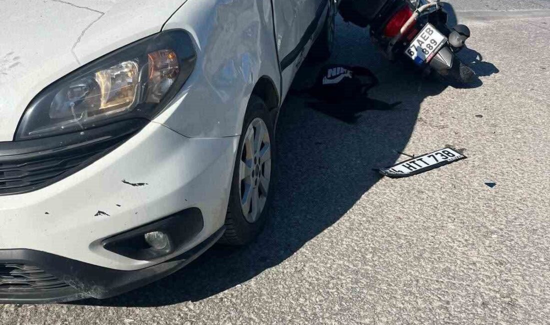 Alaplı ilçesinde meydana gelen trafik kazasında, bir motosiklette bulunan 2