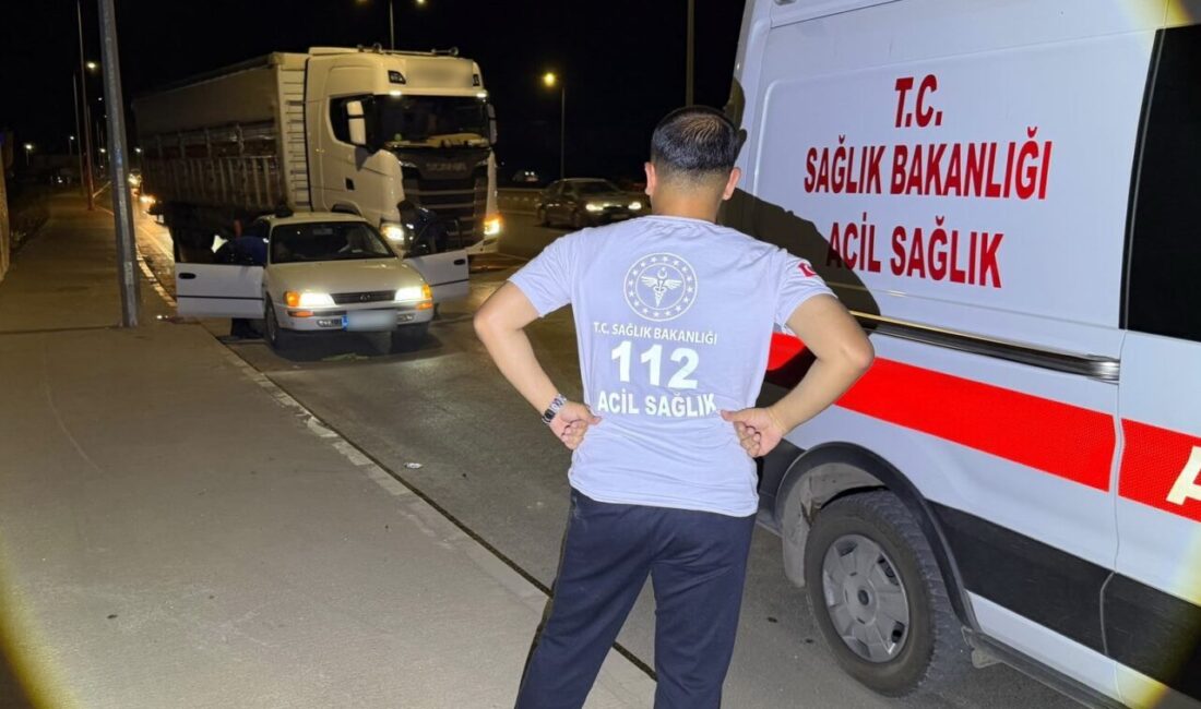 Adıyaman’da, yolda hareketsiz bir şekilde yatan bir sürücü, yetkililerin müdahalesi