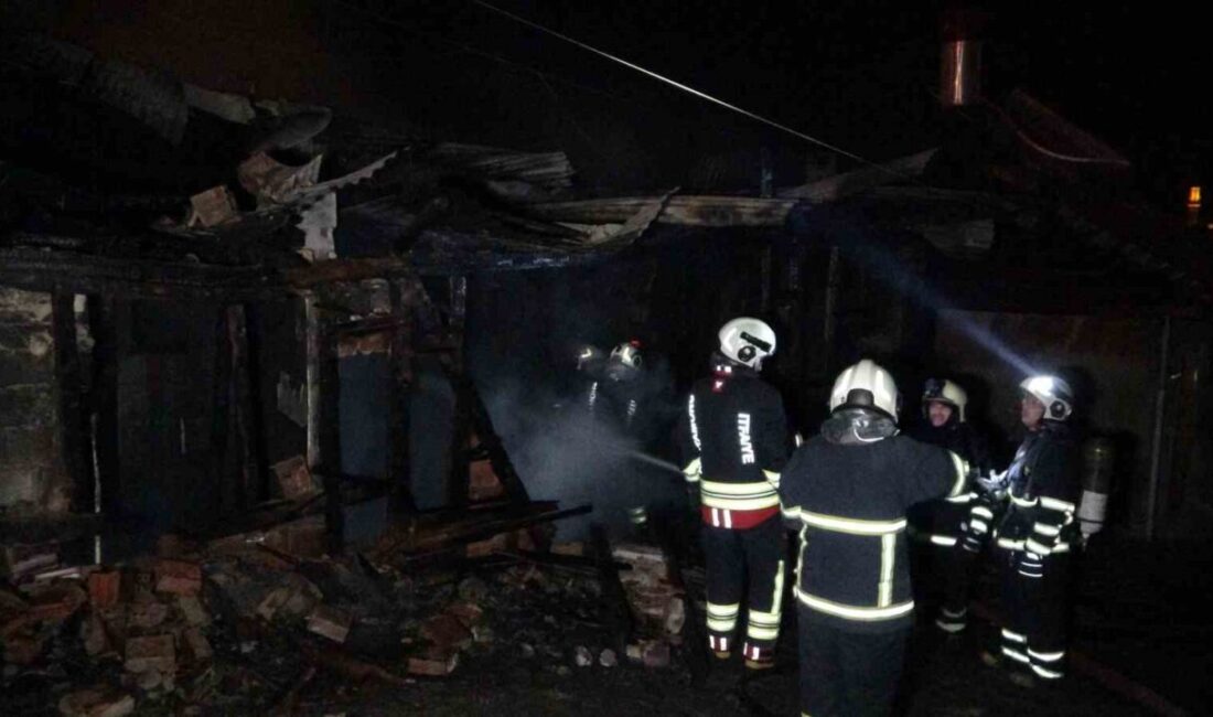 Kastamonu’da Akmescit Mahallesi Kırkodalı Sokak’ta meydana gelen yangın, hızla kontrol