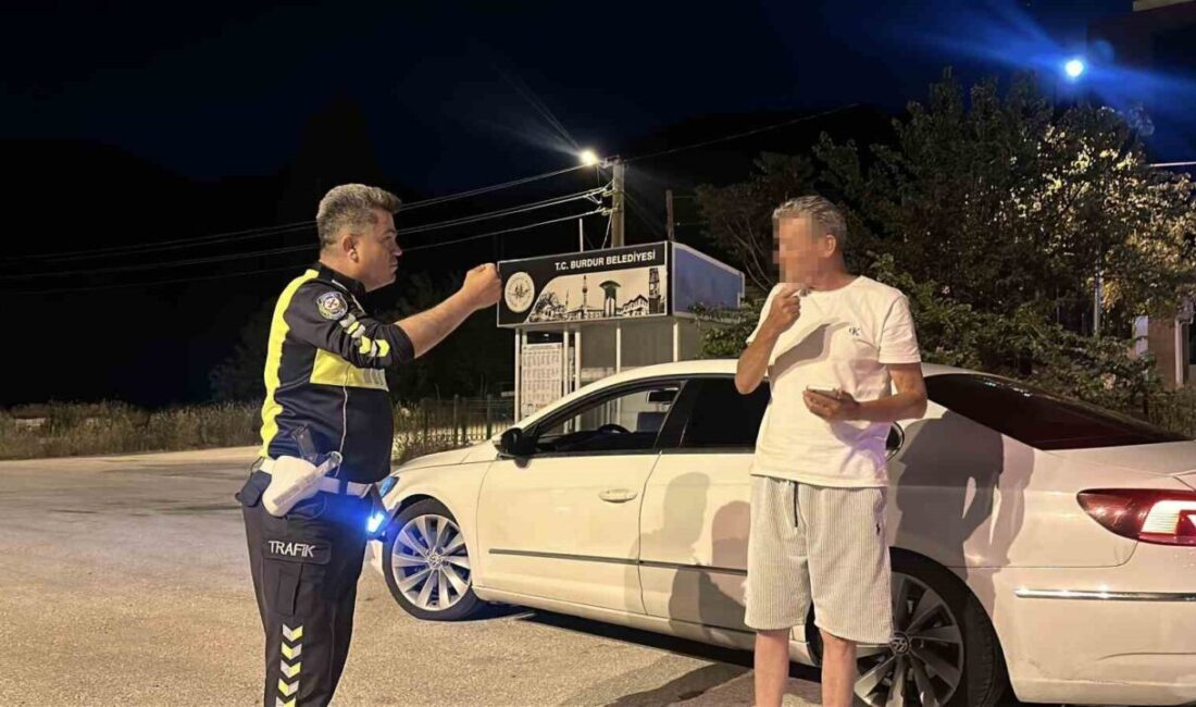 Burdur’da, gece saatlerinde Burdur-Fethiye kara yolunda bir sürücü, uygulama noktasında