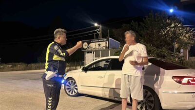 Burdur’da, gece saatlerinde Burdur-Fethiye kara yolunda bir sürücü, uygulama noktasında