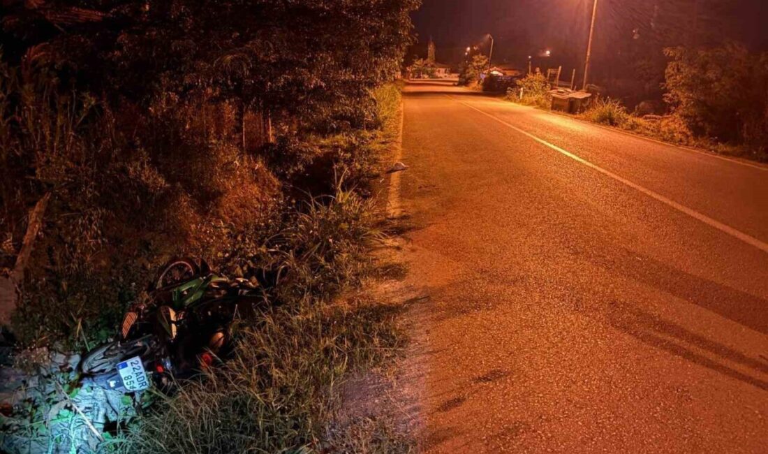 Türkobası köyünde yaşanan trafik kazasında motosiklet sürücüsü ağır yaralandı. Olay,