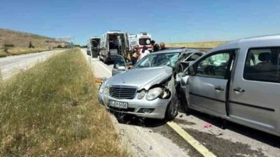 Afyonkarahisar’da meydana gelen trafik kazasında bir kişi hayatını kaybetti ve