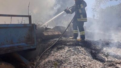 Hatay’ın Altınözü ilçesi Çetenli Mahallesi’nde, bir bahçede çıkan yangın kısa