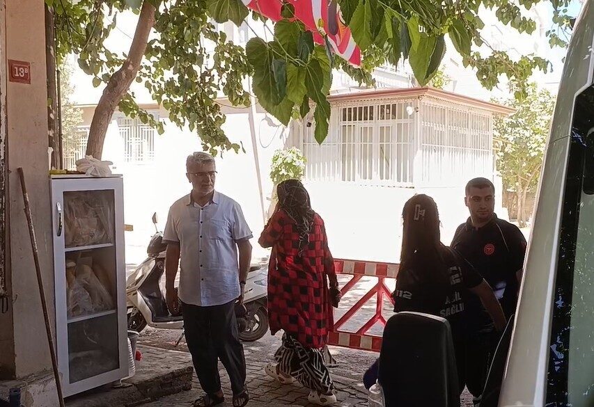 Adıyaman şehrinde altyapı çalışmaları sırasında koptuğu belirtilen elektrik telleri, bir