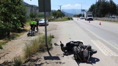Amasya ilinde meydana gelen trafik kazasında iki motosiklet çarpıştı ve
