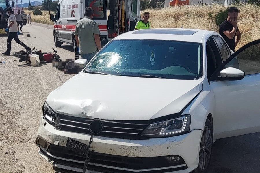Amasya’da bir köyde 65 yaşındaki motosiklet sürücüsü Seyfettin Durmuş, otomobille