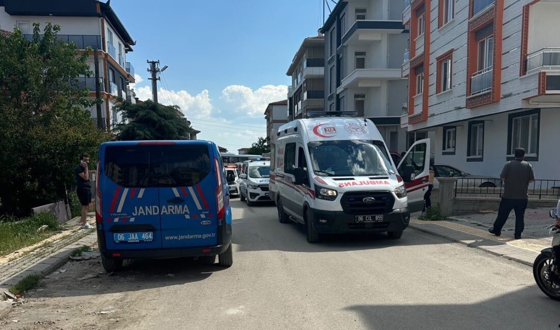 Ankara’da bilinmeyen bir sebepten dolayı aile üyelerine bıçaklı saldırıda bulunan