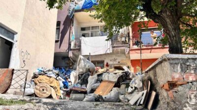 Alanya ilçesinde yaşayan Aslı Çelik, annesinin Ankara’ya zorla götürülüp çöp