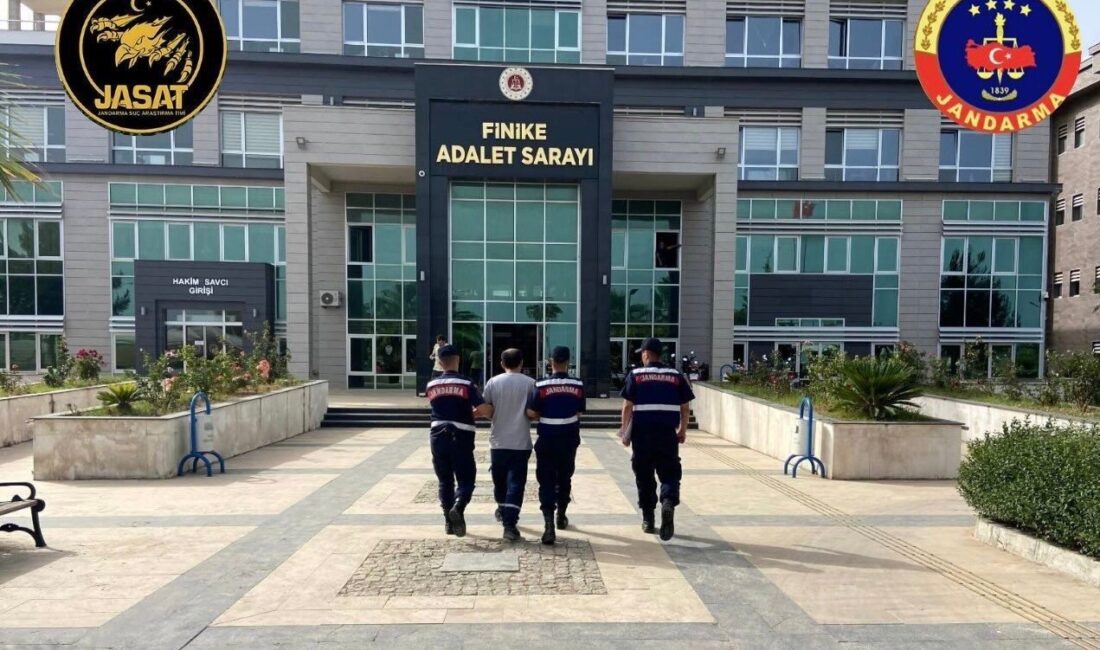 Antalya’nın Finike ilçesinde, çeşitli suçlardan toplam 21 yıl 9 ay