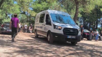 Antalya’nın Konyaaltı ilçesinde bir ormanlık alanda bir kişinin cansız bedeni