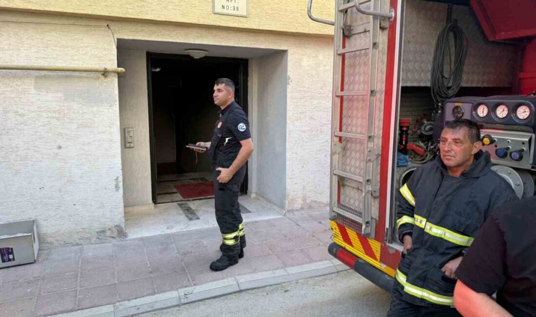 Eskişehir’de, Sütlüce Mahallesi’nde bir apartmanın girişinde çıkan yangında 2 kişi