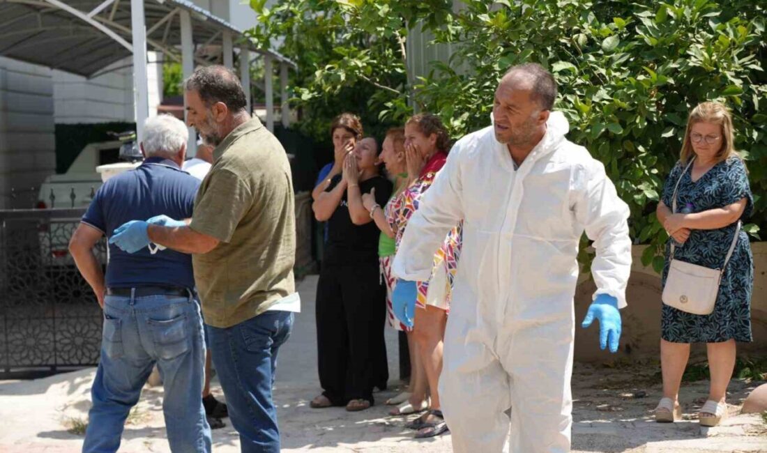 Antalya’da yaşayan 64 yaşındaki bir adam, komşularının apartmana yayılan kötü
