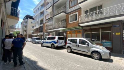 Efeler ilçesine bağlı Aydın’da, bir apartmandan yayılan kötü koku nedeniyle