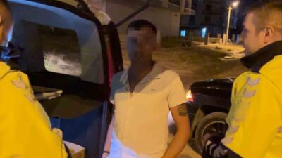 Aksaray’da meydana gelen trafik kazasında, direksiyon hakimiyetini kaybeden sürücü önce