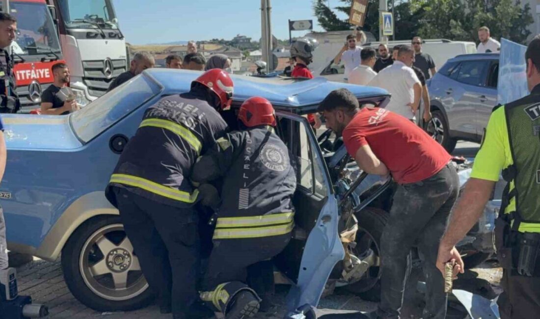Kocaeli’nin Darıca ilçesinde bir sürücü, sık sık şerit değiştirerek kontrolü