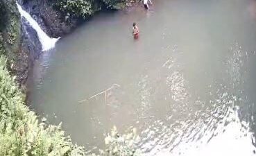 Artvin’in Arhavi ilçesinde serinlemek için girdikleri gölette boğulan din görevlileri