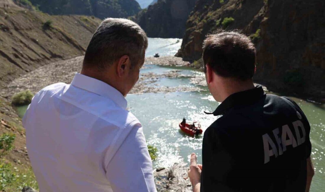 Artvin’in Şavşat ilçesinde bir kamyonun dereye uçması sonucu kaybolan baba