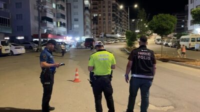 Besni ilçesinde gerçekleştirilen asayiş ve trafik uygulamasında sürücüler denetlendi. Besni