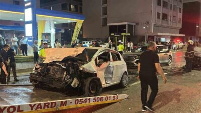 Samsun’un Atakum ilçesinde, bir otomobilin kontrolden çıkarak karşı şeride geçmesi